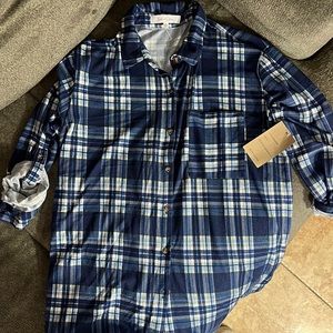 NWT Eden & Olivia Button Down Top